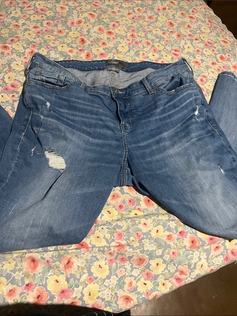 Women’s Blue Distressed Stretch Jeans